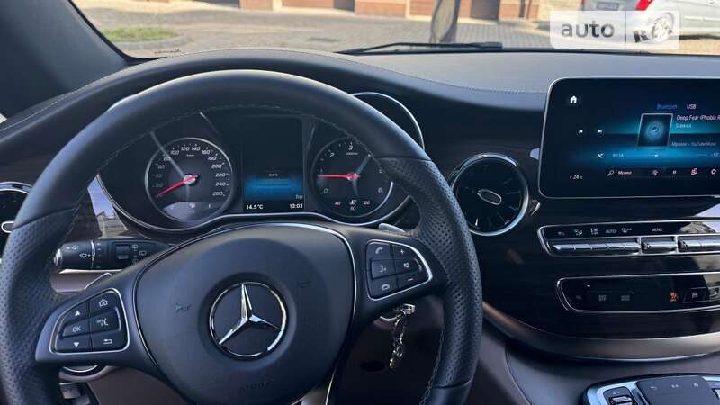 Мінівен Mercedes-Benz V-Class 2023 в Івано-Франківську