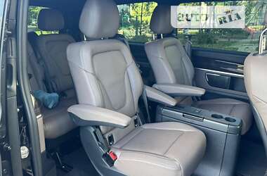 Минивэн Mercedes-Benz V-Class 2023 в 