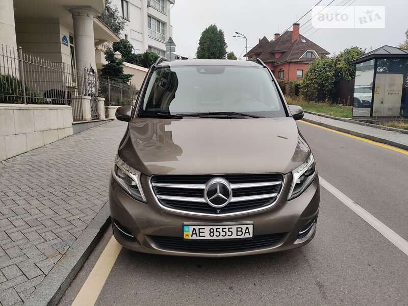 Минивэн Mercedes-Benz V-Class 2017 в Киеве