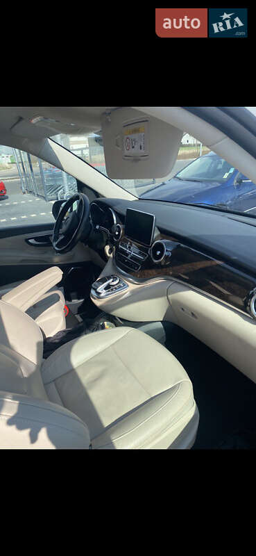 Минивэн Mercedes-Benz V-Class 2016 в Киеве