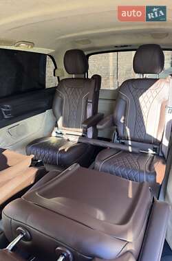 Минивэн Mercedes-Benz V-Class 2023 в 