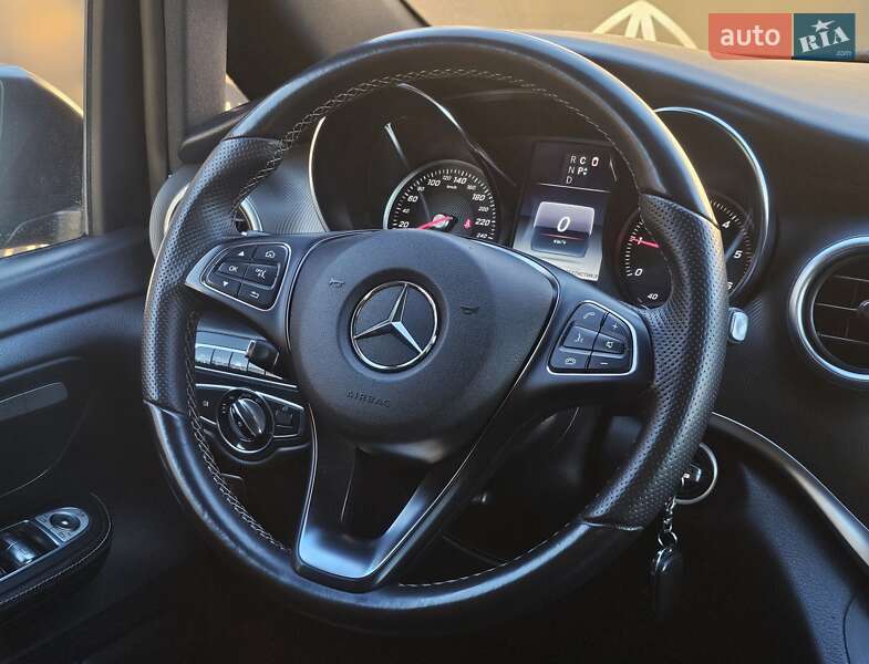 Мінівен Mercedes-Benz V-Class 2016 в Києві