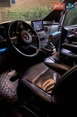 Мінівен Mercedes-Benz V-Class 2014 в 