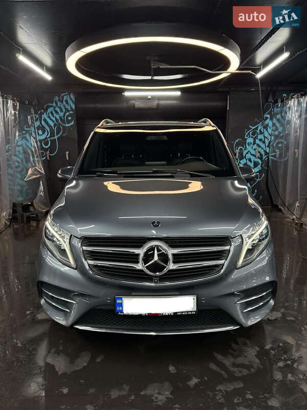 Минивэн Mercedes-Benz V-Class 2016 в Киеве