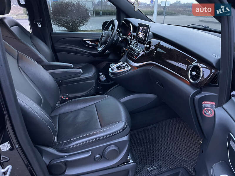 Минивэн Mercedes-Benz V-Class 2016 в Виноградове