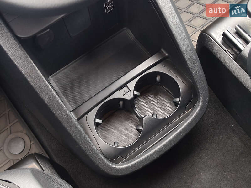 Минивэн Mercedes-Benz V-Class 2014 в Луцке фото 49 Минивэн Mercedes-Benz V-Class 2014 в Луцке