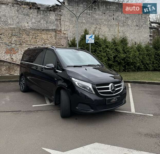 Минивэн Mercedes-Benz V-Class 2016 в Киеве