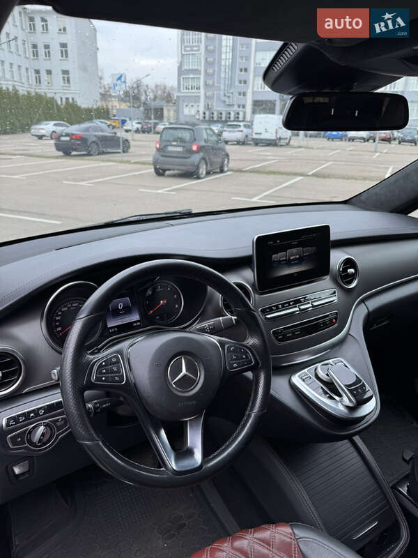 Минивэн Mercedes-Benz V-Class 2016 в Киеве