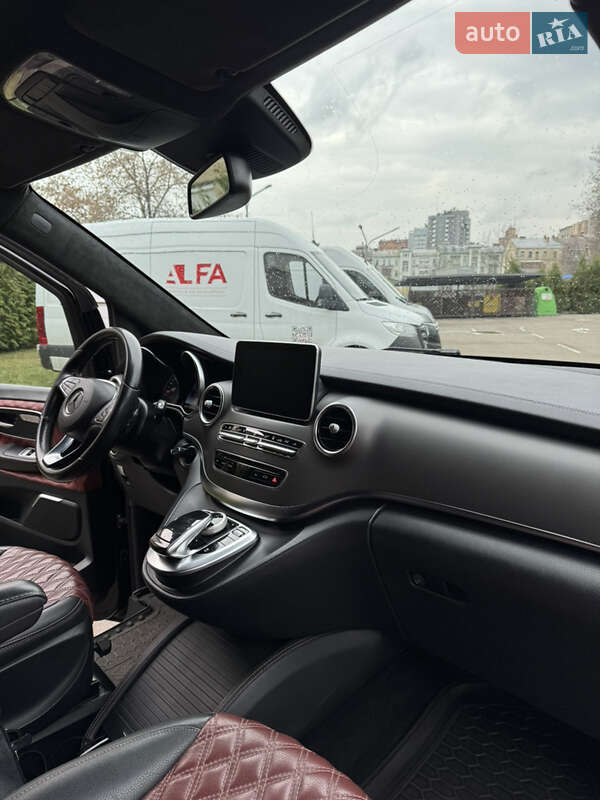 Минивэн Mercedes-Benz V-Class 2016 в Киеве