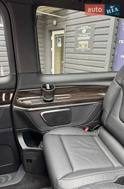 Минивэн Mercedes-Benz V-Class 2021 в 