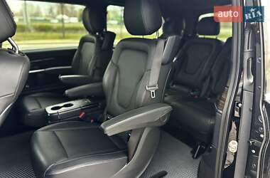 Минивэн Mercedes-Benz V-Class 2023 в 