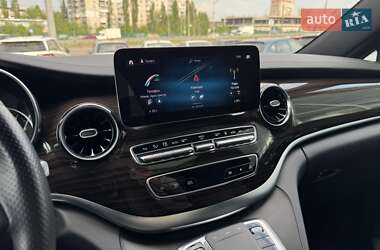 Минивэн Mercedes-Benz V-Class 2021 в 