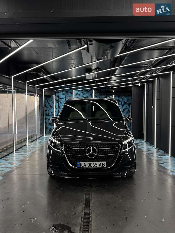 Mercedes-Benz V-Class 2025