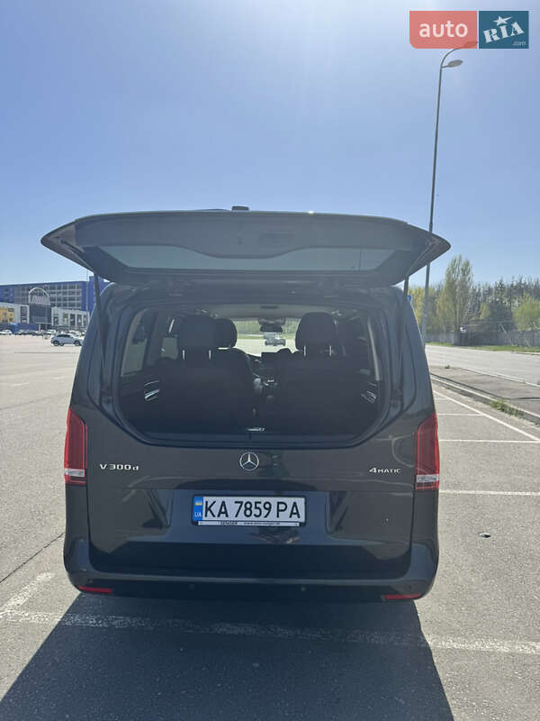 Минивэн Mercedes-Benz V-Class 2020 в Киеве