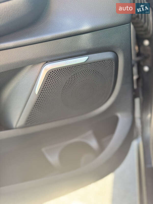 Минивэн Mercedes-Benz V-Class 2020 в Киеве