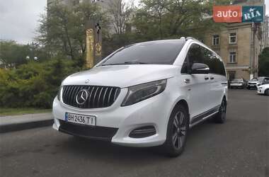Минивэн Mercedes-Benz V-Class 2015 в 