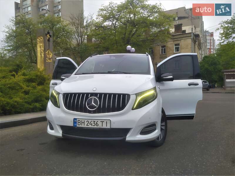 Минивэн Mercedes-Benz V-Class 2015 в 