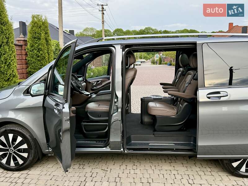Мінівен Mercedes-Benz V-Class 2021 в Рівному