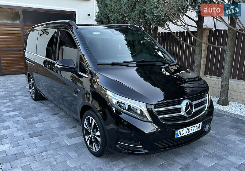 Минивэн Mercedes-Benz V-Class 2016 в Виноградове