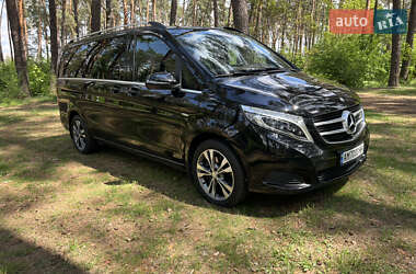 Минивэн Mercedes-Benz V-Class 2017 в 