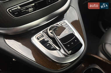 Минивэн Mercedes-Benz V-Class 2016 в 