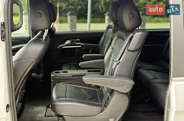 Минивэн Mercedes-Benz V-Class 2015 в 
