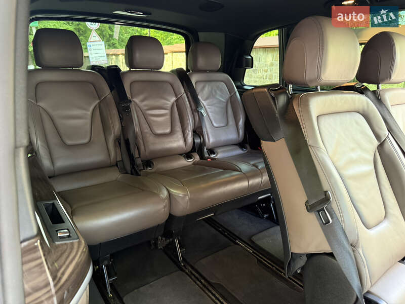 Минивэн Mercedes-Benz V-Class 2022 в Черновцах