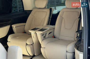 Минивэн Mercedes-Benz V-Class 2023 в 