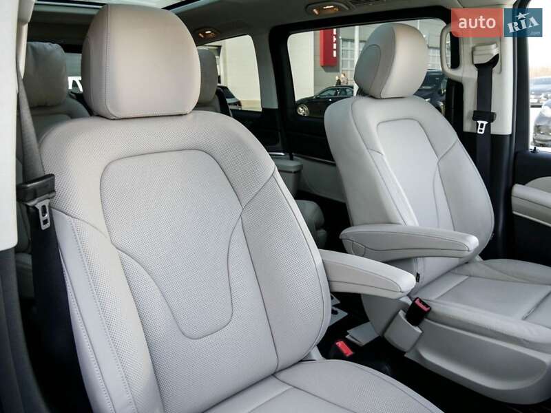 Мінівен Mercedes-Benz V-Class 2025 в Києві