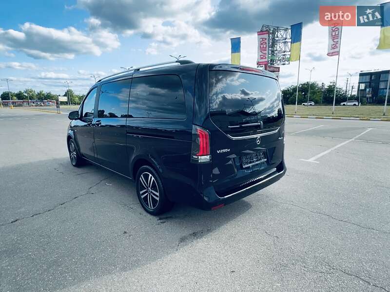 Минивэн Mercedes-Benz V-Class 2017 в Одессе