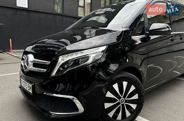 Минивэн Mercedes-Benz V-Class 2021 в 