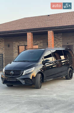 Минивэн Mercedes-Benz V-Class 2022 в 
