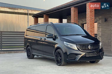 Минивэн Mercedes-Benz V-Class 2022 в 