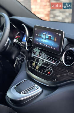 Минивэн Mercedes-Benz V-Class 2022 в 