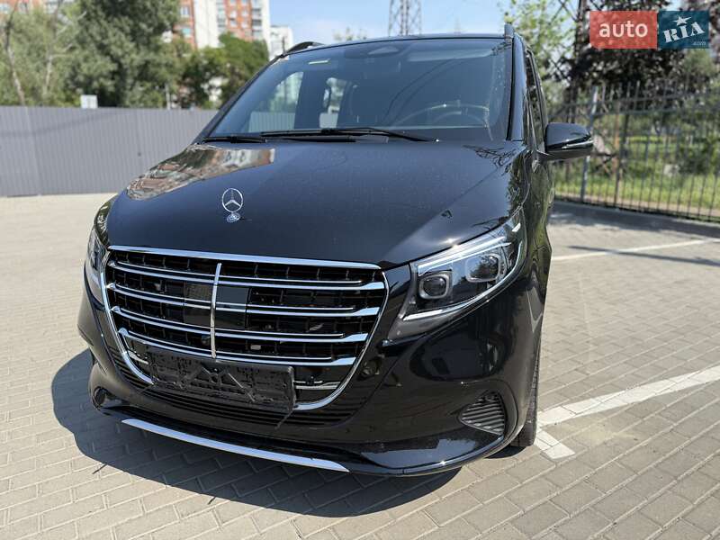 Минивэн Mercedes-Benz V-Class 2025 в Киеве
