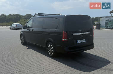 Минивэн Mercedes-Benz V-Class 2022 в 