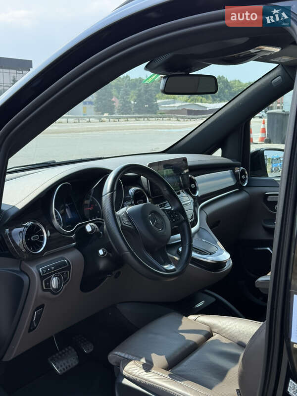 Минивэн Mercedes-Benz V-Class 2022 в Черновцах