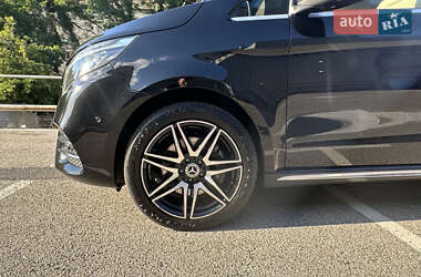 Минивэн Mercedes-Benz V-Class 2023 в 