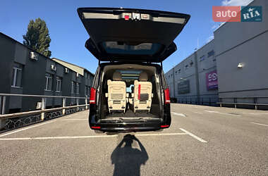 Минивэн Mercedes-Benz V-Class 2023 в 