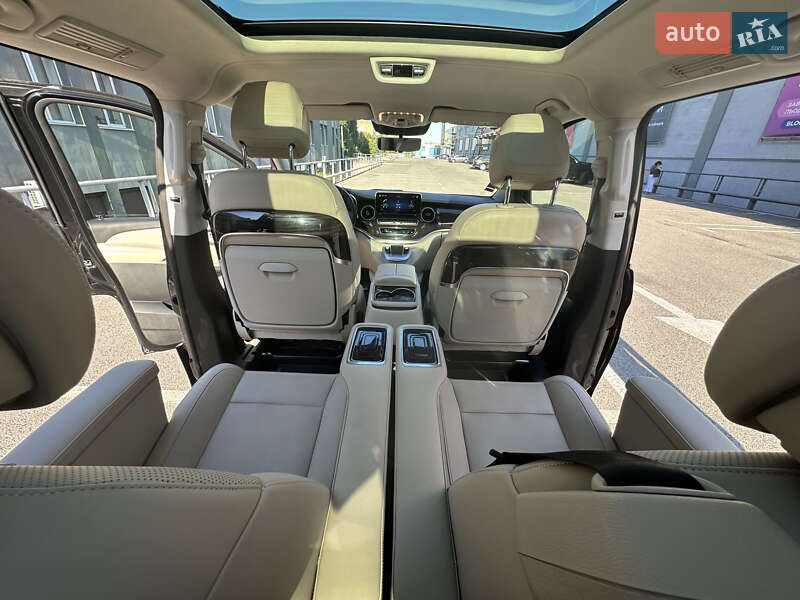 Мінівен Mercedes-Benz V-Class 2023 в Києві