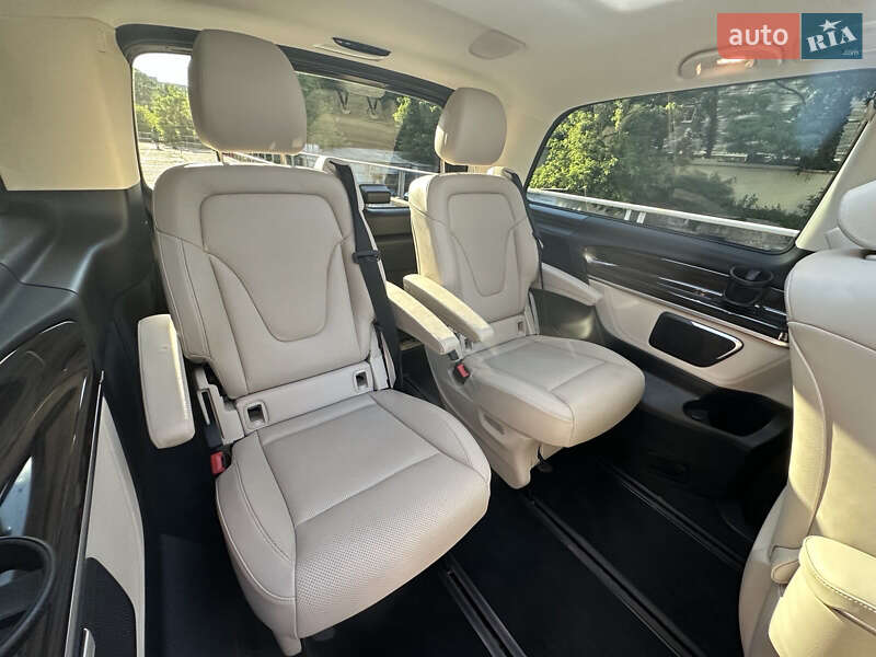 Мінівен Mercedes-Benz V-Class 2023 в Києві