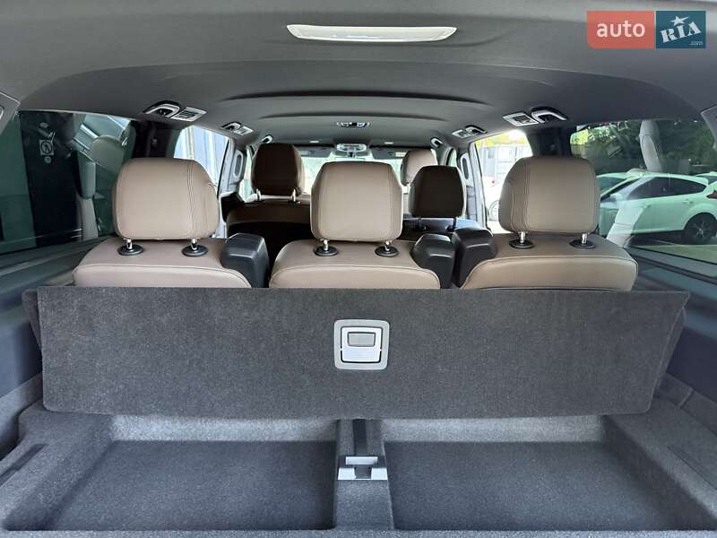 Минивэн Mercedes-Benz V-Class 2025 в Киеве