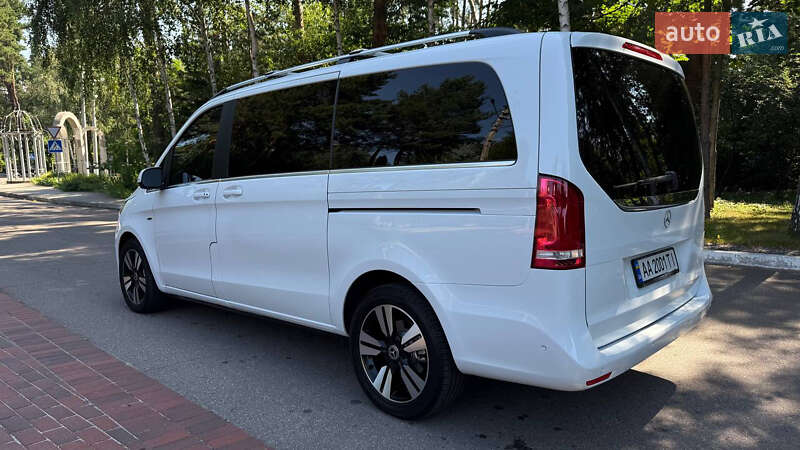 Мінівен Mercedes-Benz V-Class 2016 в Києві