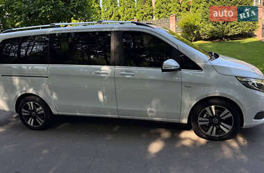 Минивэн Mercedes-Benz V-Class 2016 в 