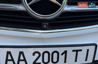Минивэн Mercedes-Benz V-Class 2016 в 
