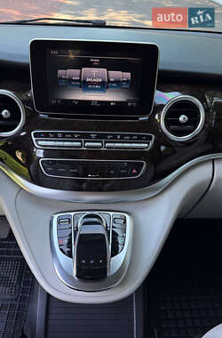 Минивэн Mercedes-Benz V-Class 2016 в 