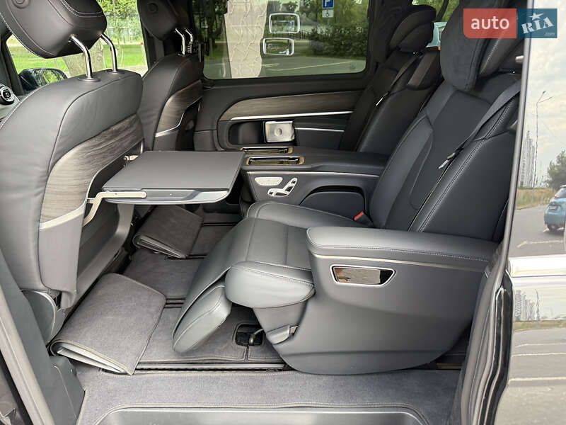 Минивэн Mercedes-Benz V-Class 2025 в Киеве