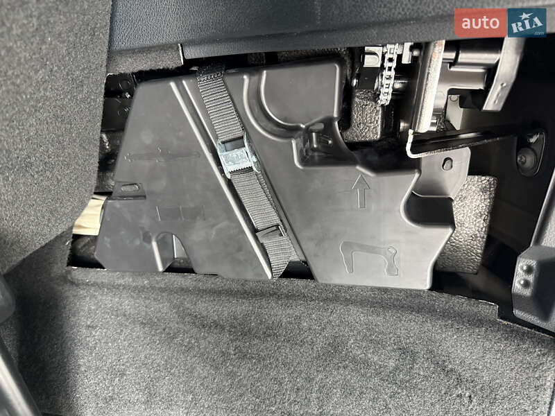 Минивэн Mercedes-Benz V-Class 2025 в Киеве