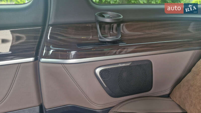 Минивэн Mercedes-Benz V-Class 2021 в Киеве