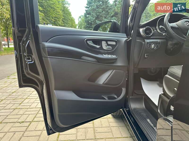 Минивэн Mercedes-Benz V-Class 2023 в Киеве фото 34 Минивэн Mercedes-Benz V-Class 2023 в Киеве